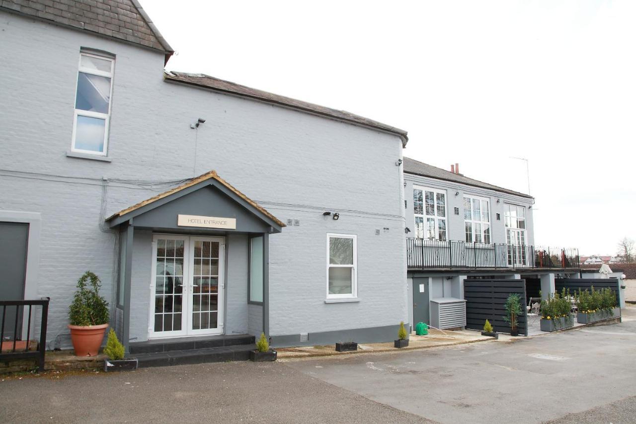 Hampton Court Hotel East Molesey Bagian luar foto