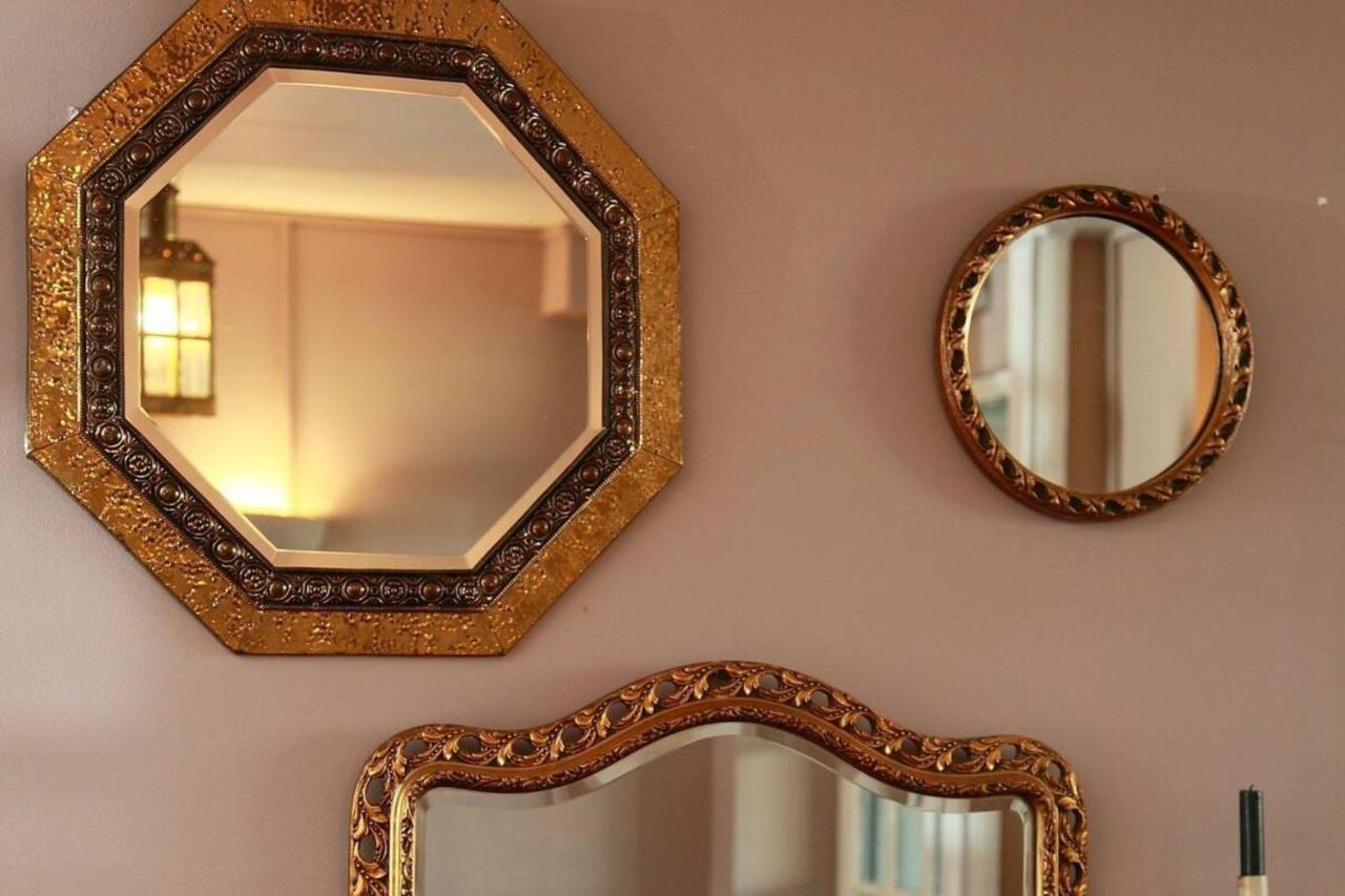 Hampton Court Hotel East Molesey Bagian luar foto